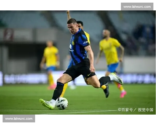 沙尔克 04 锁定 22 岁中场新星 埃尔 - 法乌齐加盟至 2029 年 沙尔克 04 锁定 22 岁中场新星 埃尔 - 法乌齐加盟至 2029 年