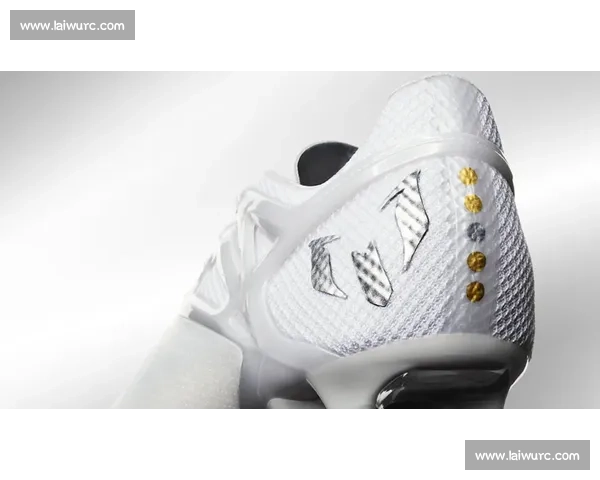 阿迪达斯 “霓虹流光” F50 战靴震撼发布，致敬传奇梅西！